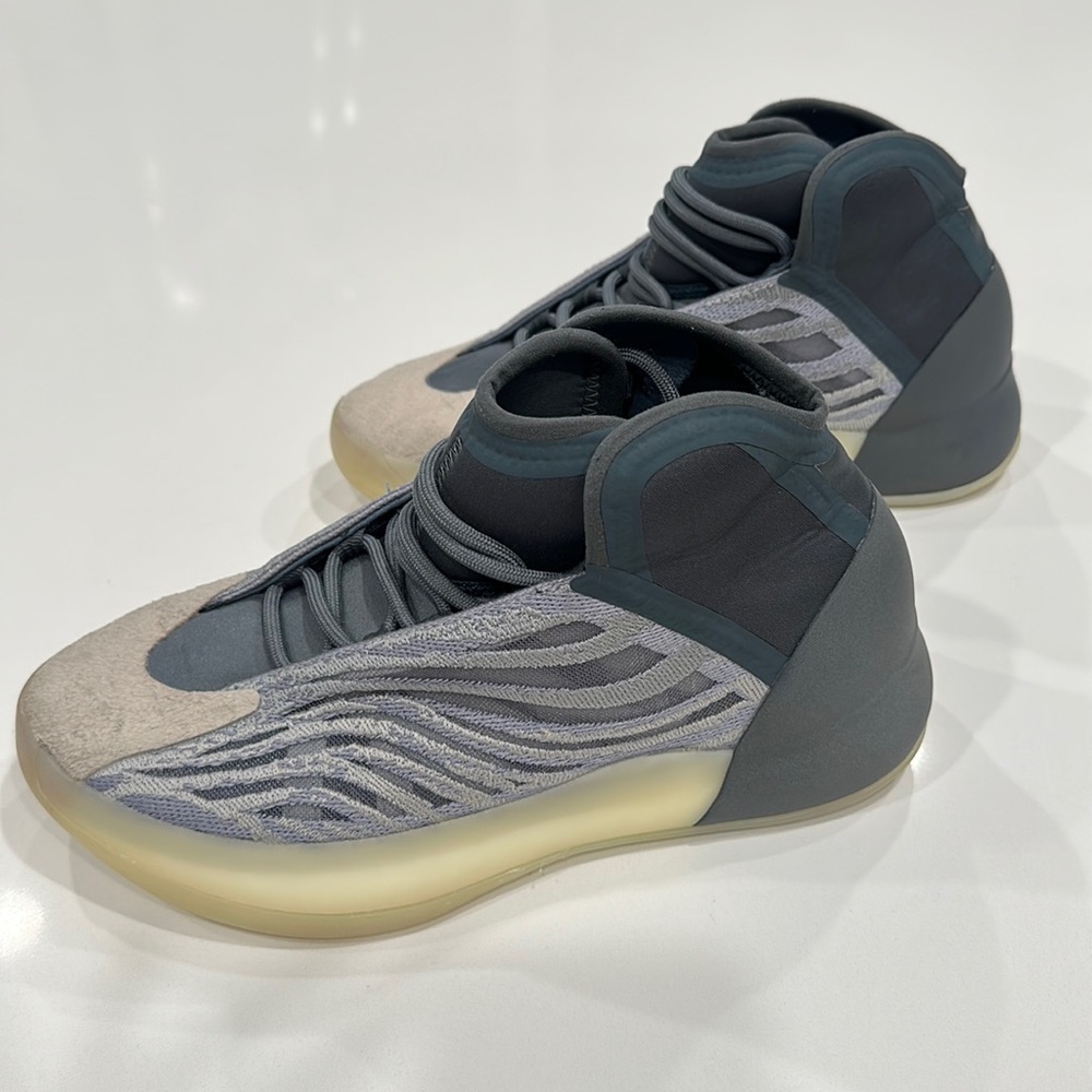 Yeezy Sneakers